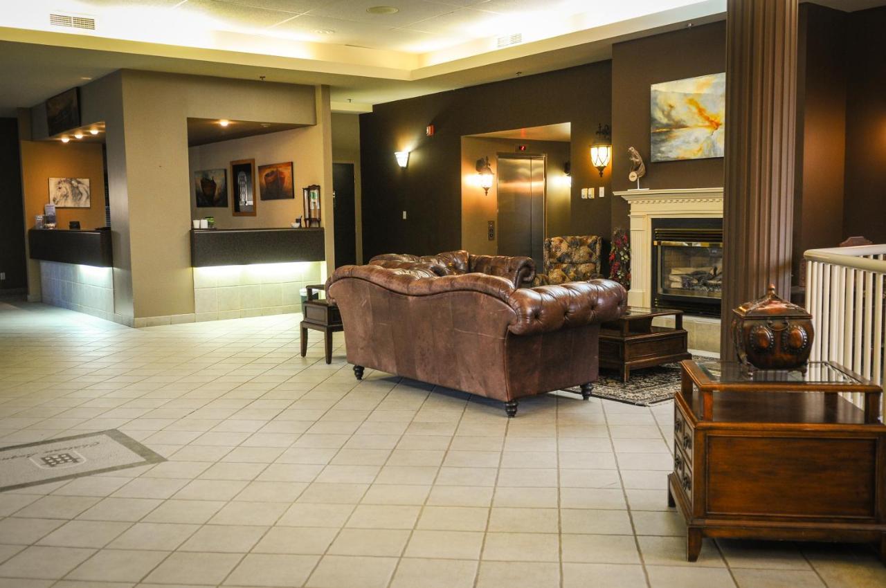 Château Logue Hotel Maniwaki Extérieur photo