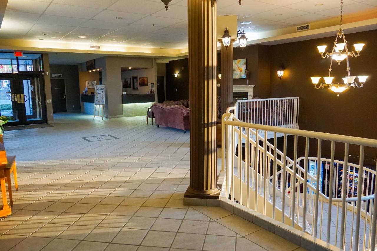 Château Logue Hotel Maniwaki Extérieur photo