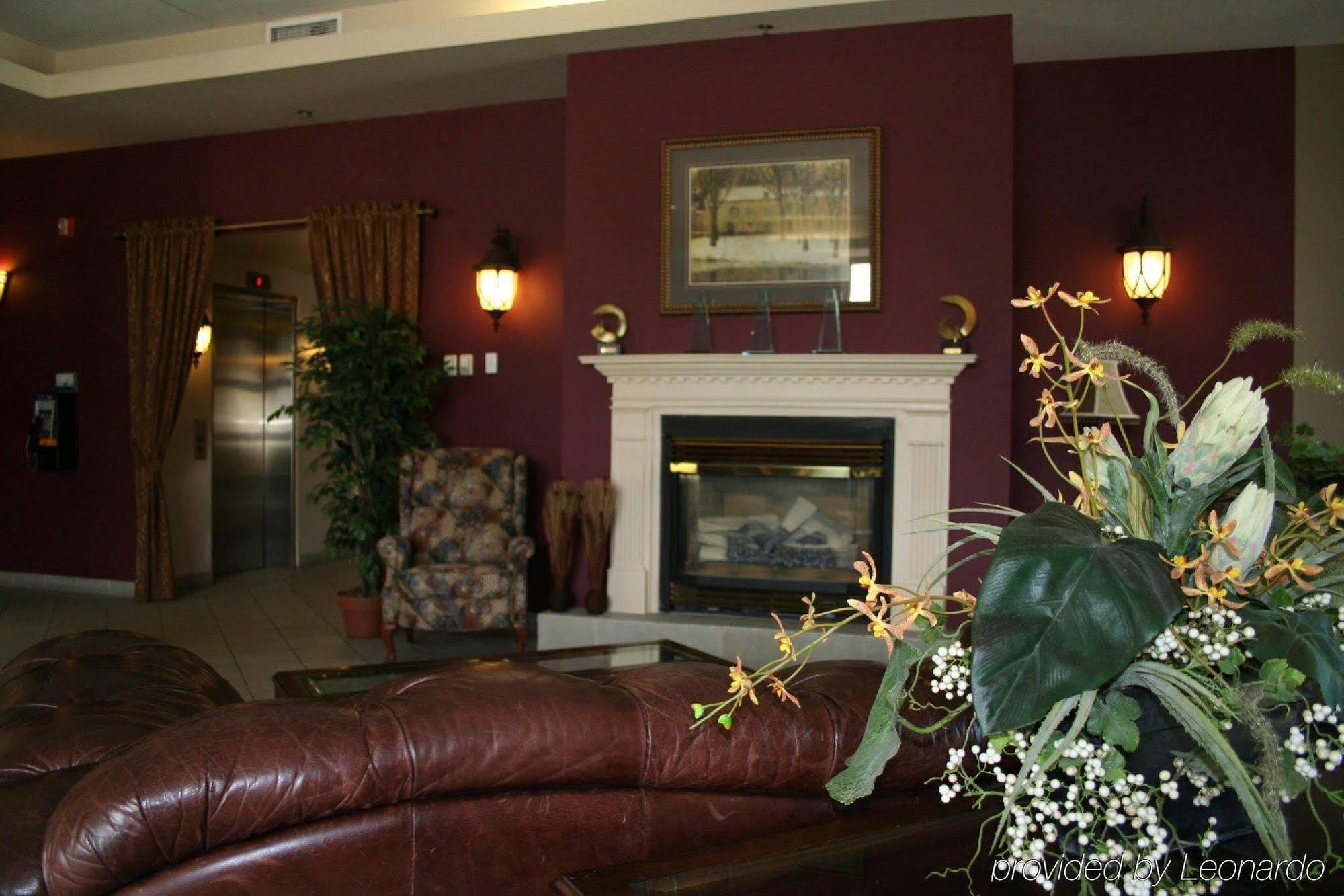 Château Logue Hotel Maniwaki Extérieur photo