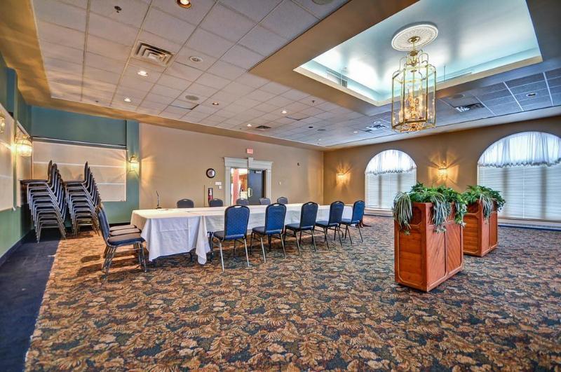 Château Logue Hotel Maniwaki Extérieur photo