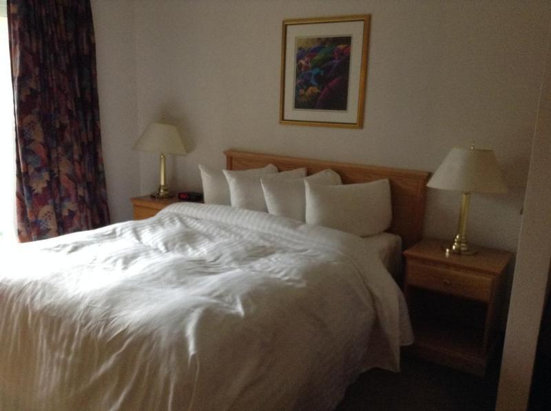 Château Logue Hotel Maniwaki Extérieur photo