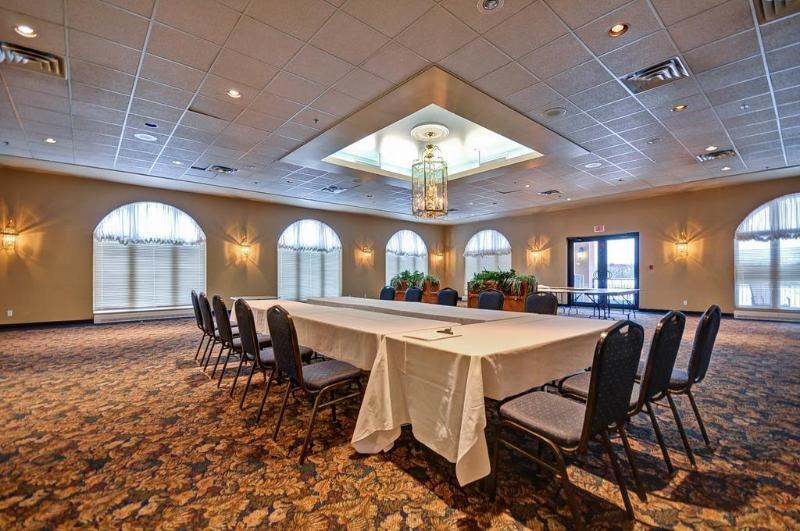 Château Logue Hotel Maniwaki Extérieur photo