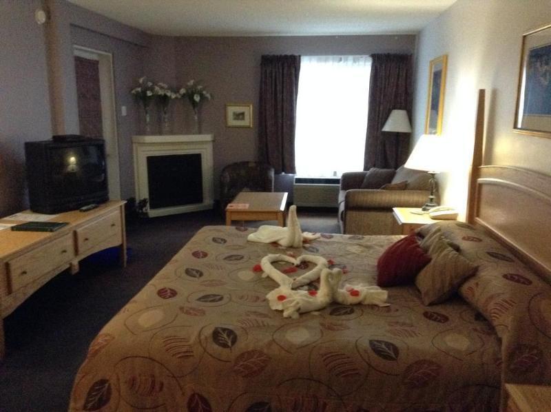 Château Logue Hotel Maniwaki Extérieur photo